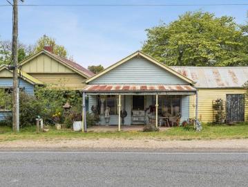 Charming Historic Shop Front Residence with Endless Potential Allendale