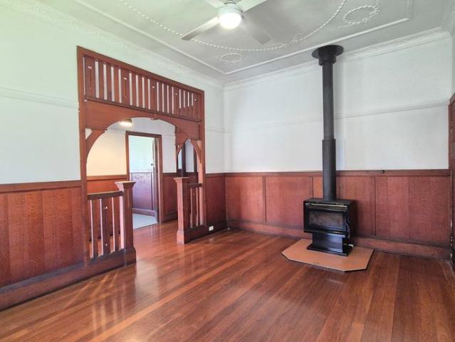 Charming home minutes to CBD & river