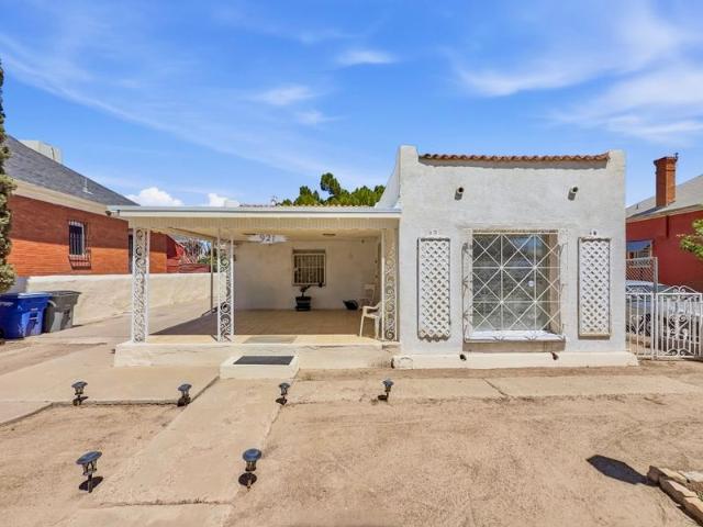 Charming home nestled among the pine trees in a highly walkable downtown location!