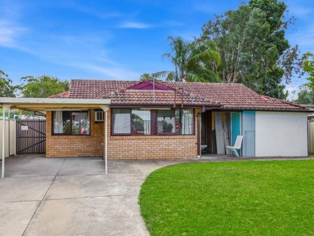 Charming Home Offering Space, Flexibility & Convenience!