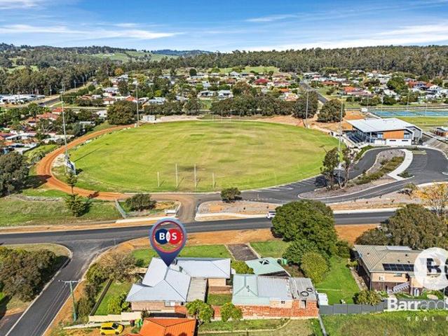 Charming Home Opposite Football Oval & Sporting Club