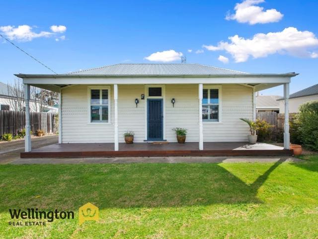 Charming home close to CBD