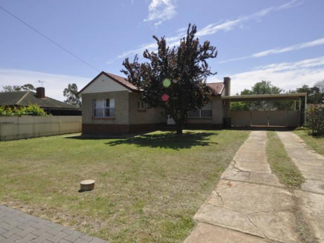 Charming Home Close to Schools, Shops & Transport