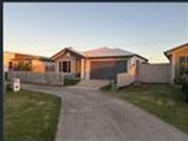 Charming home close to sporting grounds and lake