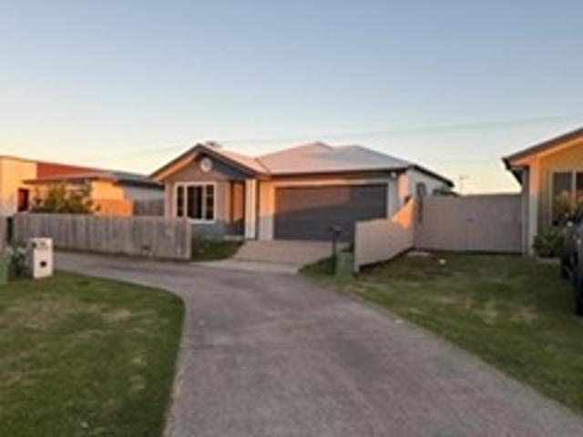 Charming home close to sporting grounds and lake