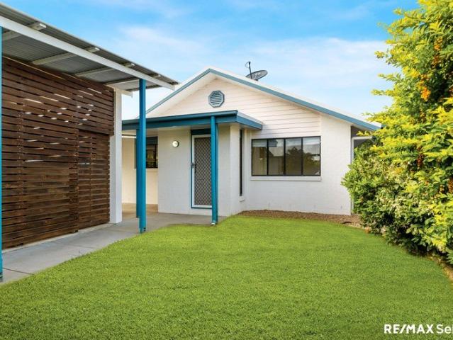 CHARMING HOME IN MOUNT P LOCATION IS PERFECT!
