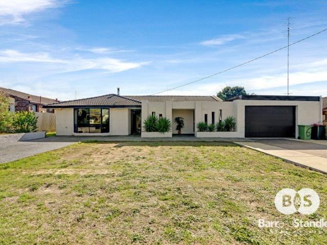 Charming Home in a Quiet Cul de Sac Location