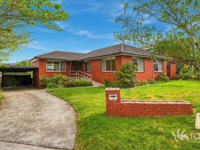 Charming Home in a Quiet Geilston Bay Location