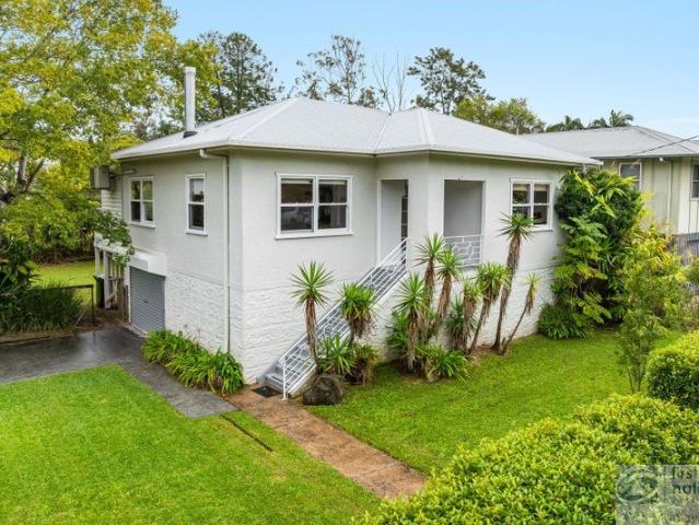 CHARMING HOME IN CONVENIENT LOCATION
