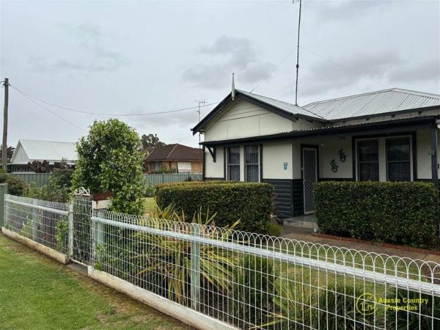 Charming Home in Finley! Don't Miss This Opportunity!
