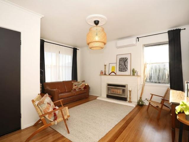 Charming home in prime Thomson location
