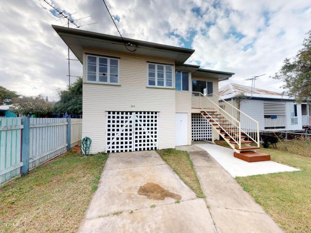 Charming Home in Sought After The Range