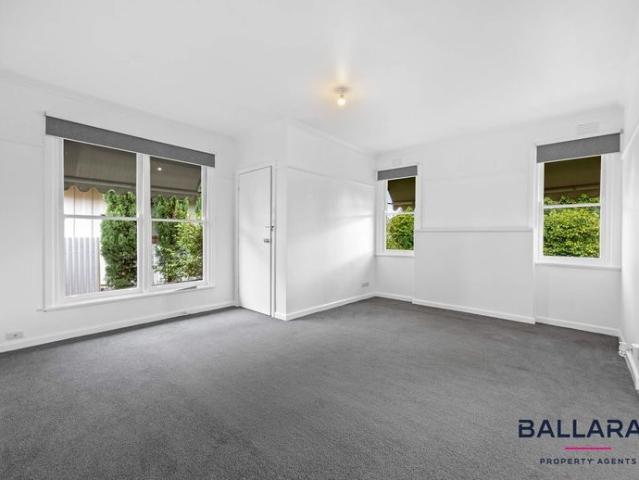 Charming Home in Sought After Golden Point