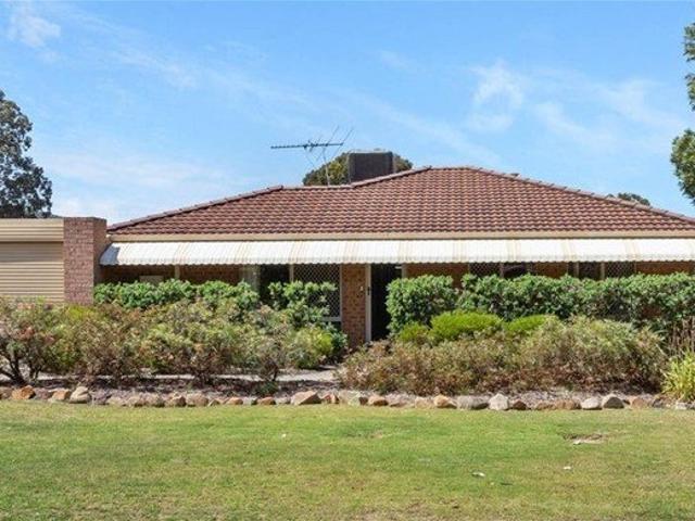 Charming Home in the heart of Brookdale SEMI FURNISHED