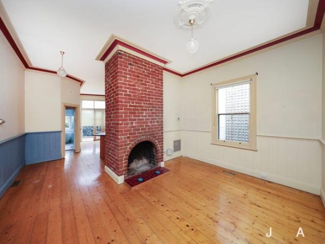 Charming Home Located in Yarraville' s highly Sough After Location
