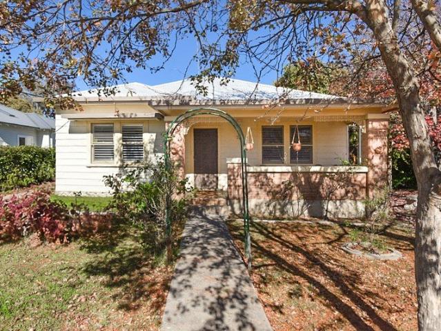 Charming Home Loads of Space and Privacy