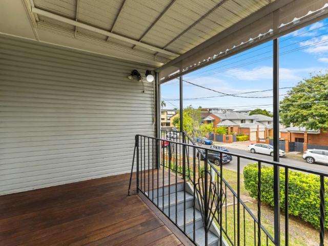 Charming home with convenient living in Gordon Park