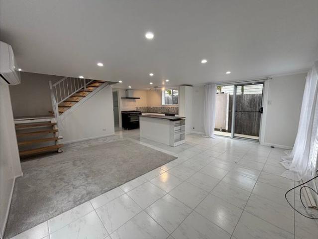 Charming home with a loft Shoal Point