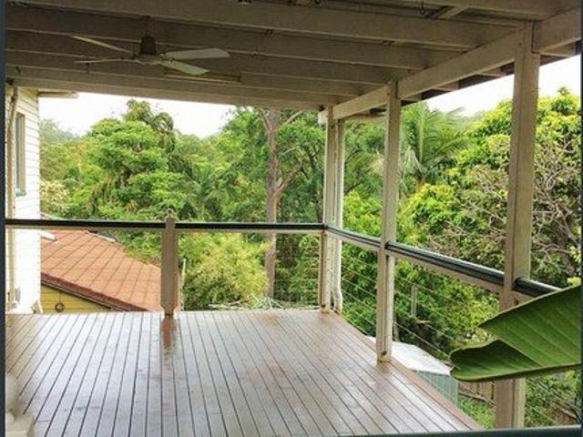 Charming Home with a Spacious Covered Deck in Toowong!