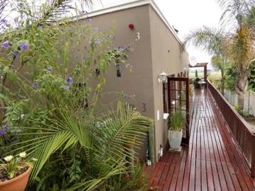 charming home with garden flat in li.
