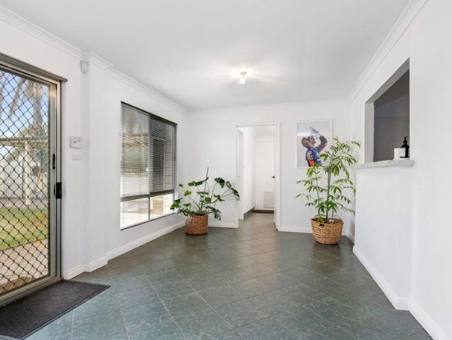 Charming Home with Huge Powered Shed, Spa Pool & Rear Lane Access