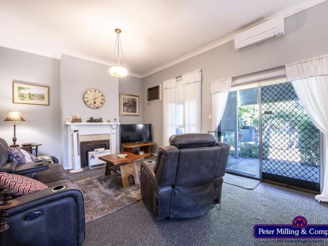 CHARMING HOME WITH MODERN COMFORTS