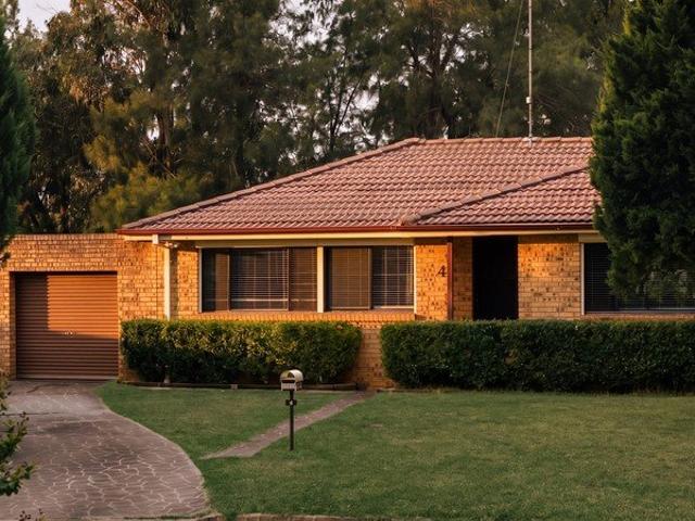 Charming Home with Spacious Backyard and Modern Interiors