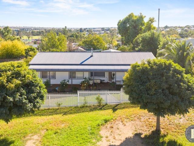 CHARMING HOME WITH REAR LANE ACCESS ON 1012SQM