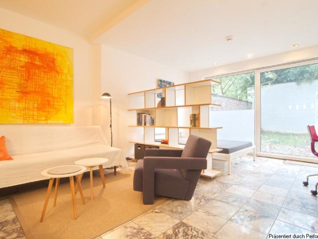 Charming, homely apartment with its own entrance and garden terrace, near the MedienHafen