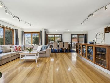 Charming Homes In Leafy Turner