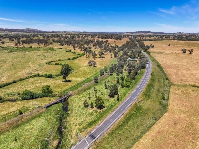 Charming homestead on acreage close to town!
