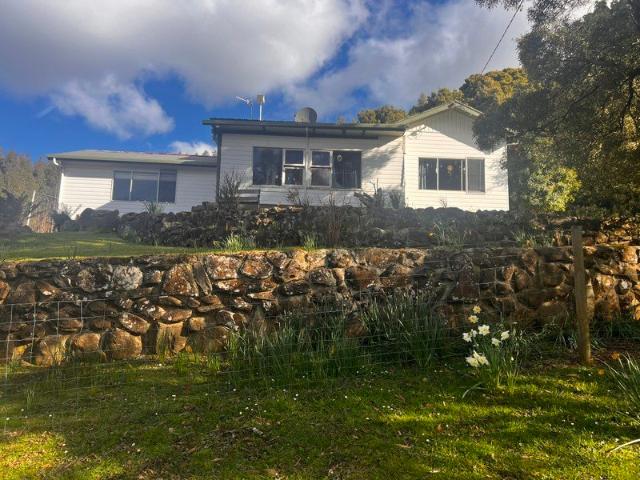 Charming Hobby Farm Haven on 4 Acres