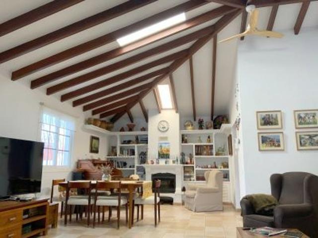 Charming house located in the municipality of El Sauzal, a short distance from the municipal market and other services