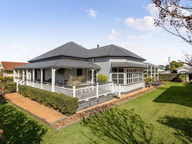 Charming Inner City Cottage Just Moments To Everything