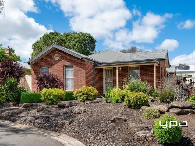 Charming Jacksons Hill Living in a Quiet Court Location