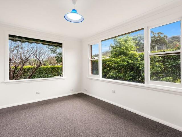 Charming Lakeside Living in Mittagong