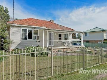 CHARMING LAKESIDE LIVING WITH LAWN MAINTENANCE INCLUDED