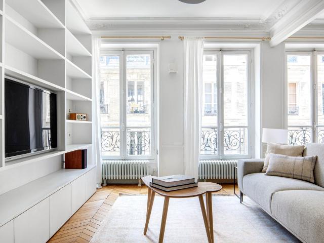 Charming Le Marais 2BR Apartment with Modern Comforts, Paris Amsterdam Apartments for Rent