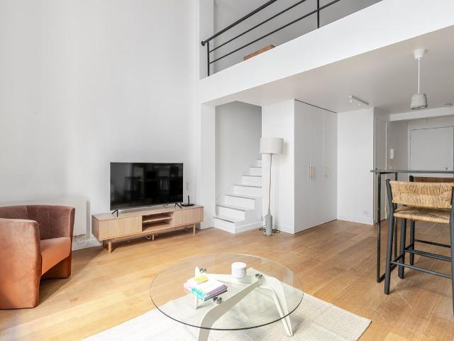 Charming Le Marais Duplex: Your Parisian Retreat, Paris Amsterdam Apartments for Rent