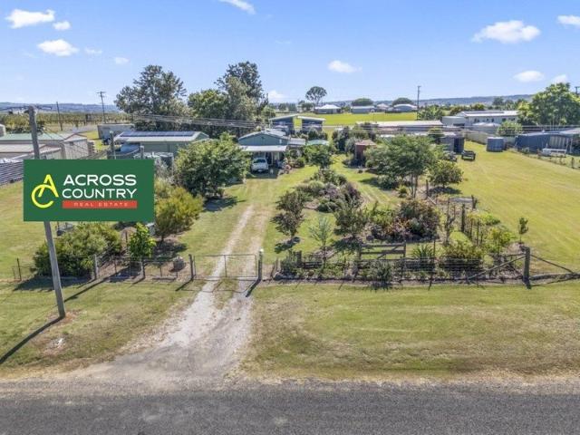 Charming Lifestyle Property in the Heart of Moffatdale