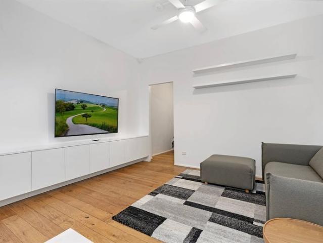Charming Lifestyle Retreat in a Sought After Darlinghurst Building