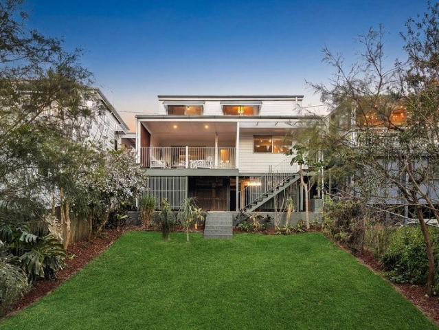 Charming lifestyle retreat in quiet neighbourhood