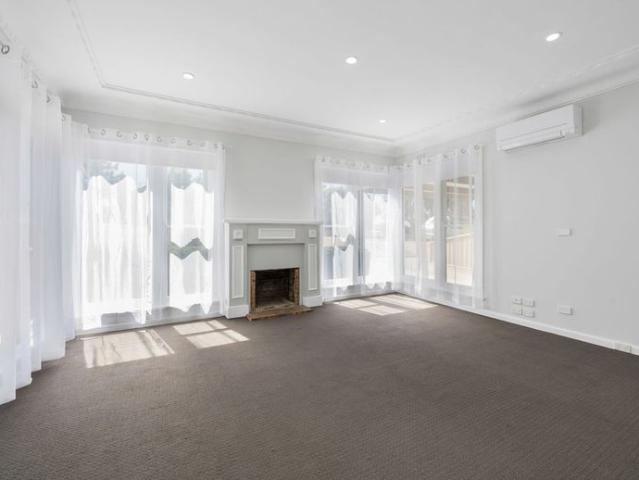 Charming & Light Filled home, close to City Centre