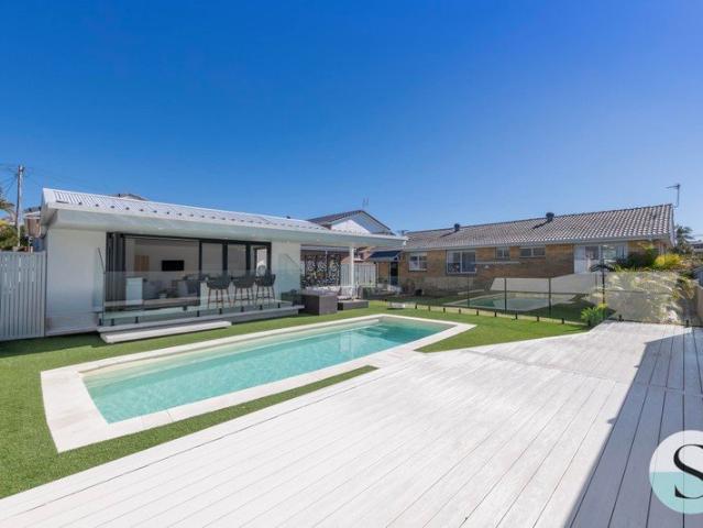 Charming, Light Filled, One Level Beach House, with an Entirely Self Contained Contemporary Pool House Cabana, in Caves Top Spot Cafes & Beach Locale