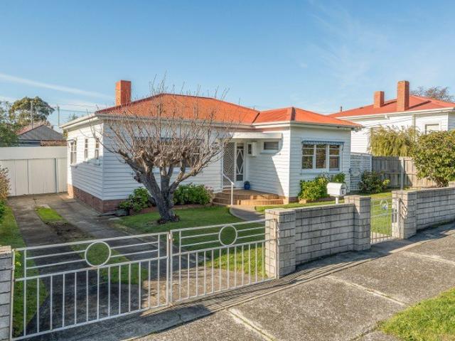Charming, Light Filled & Lovingly Maintained
