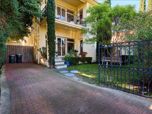 Charming & Light Filled Thornbury Home