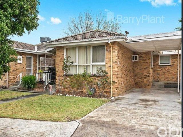 Charming Living in a Convenient Mordialloc Location