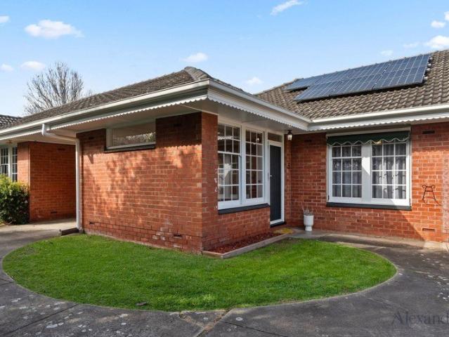 Charming Living in a Coveted Leabrook Location