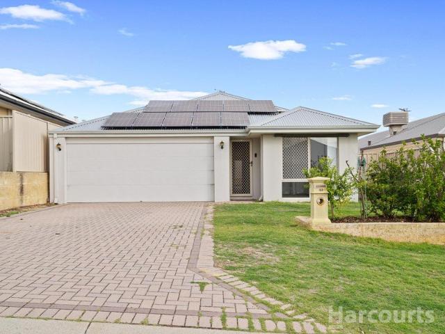 Charming Lock and Leave, Family Home Awaits You in the Heart of Meadow Springs