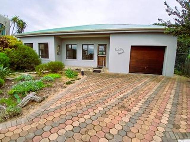 charming lock up and go living in po.